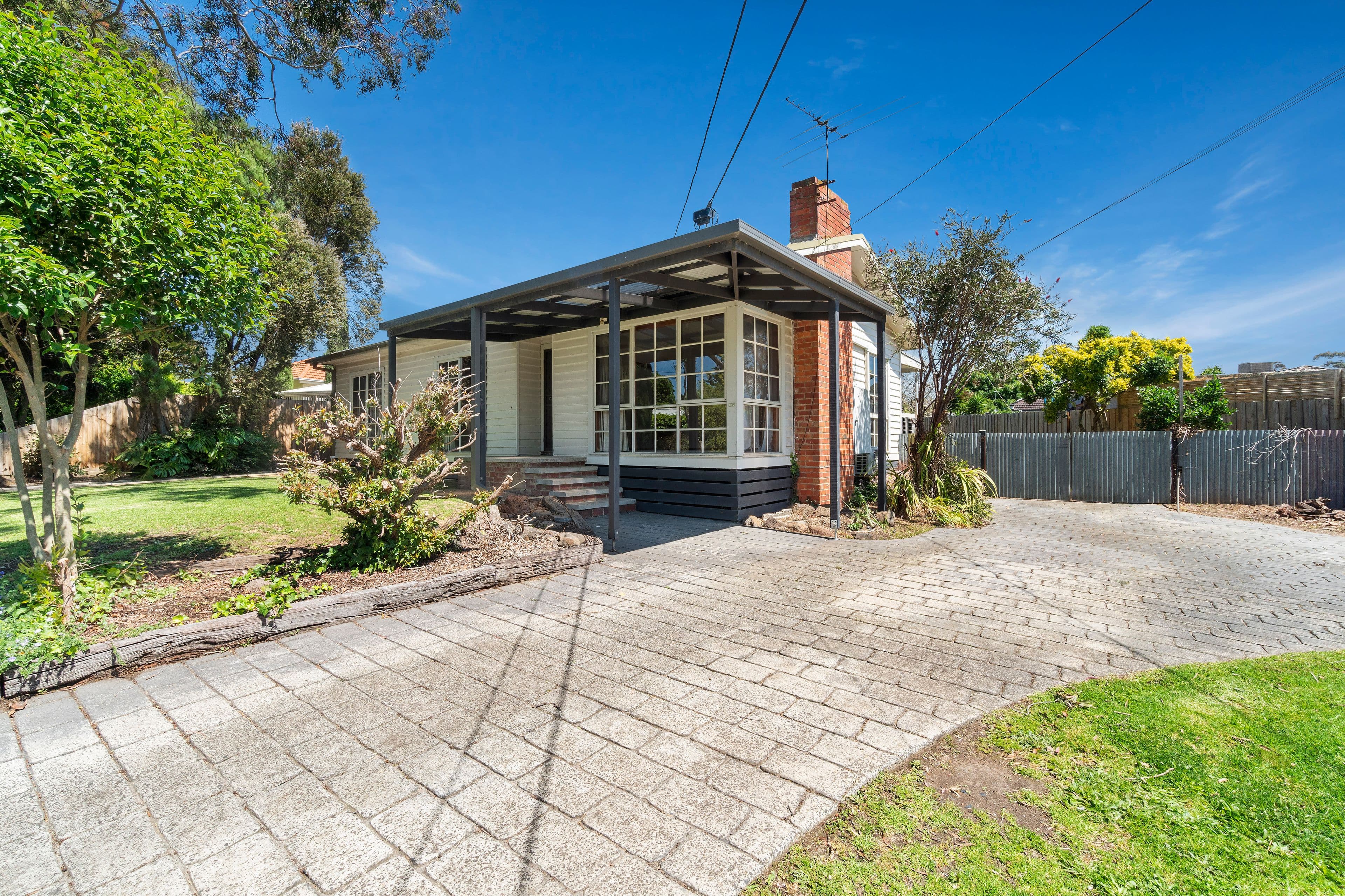 7 Reeves Street, Watsonia VIC 3087, Watsonia - Thumbnail 2