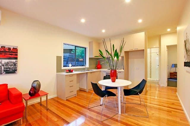 8A Lucille Avenue, RESERVOIR VIC 3073, Reservoir - Thumbnail 3