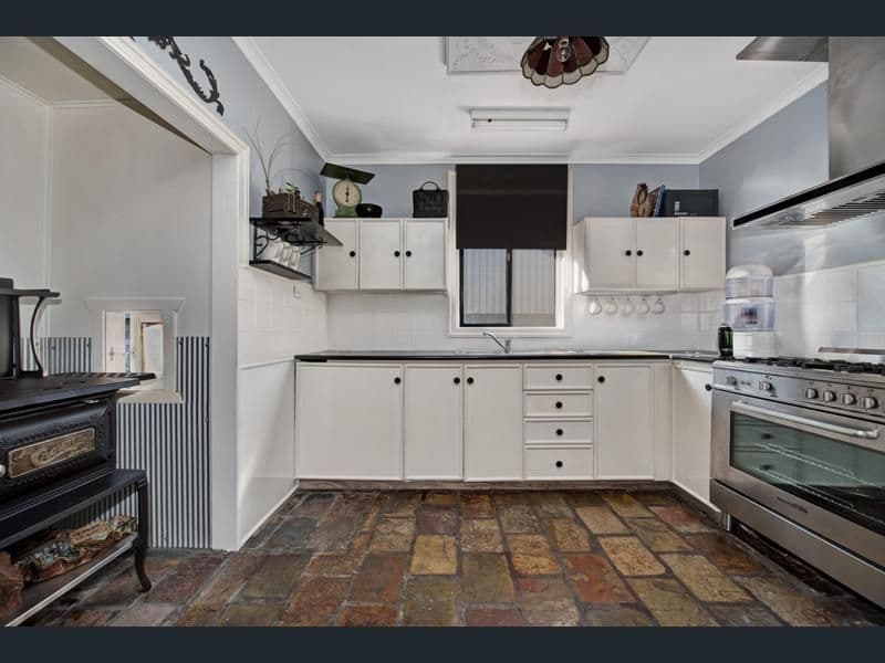 1 Kelfield Street, North Toowoomba QLD 4350, North Toowoomba - Thumbnail 2