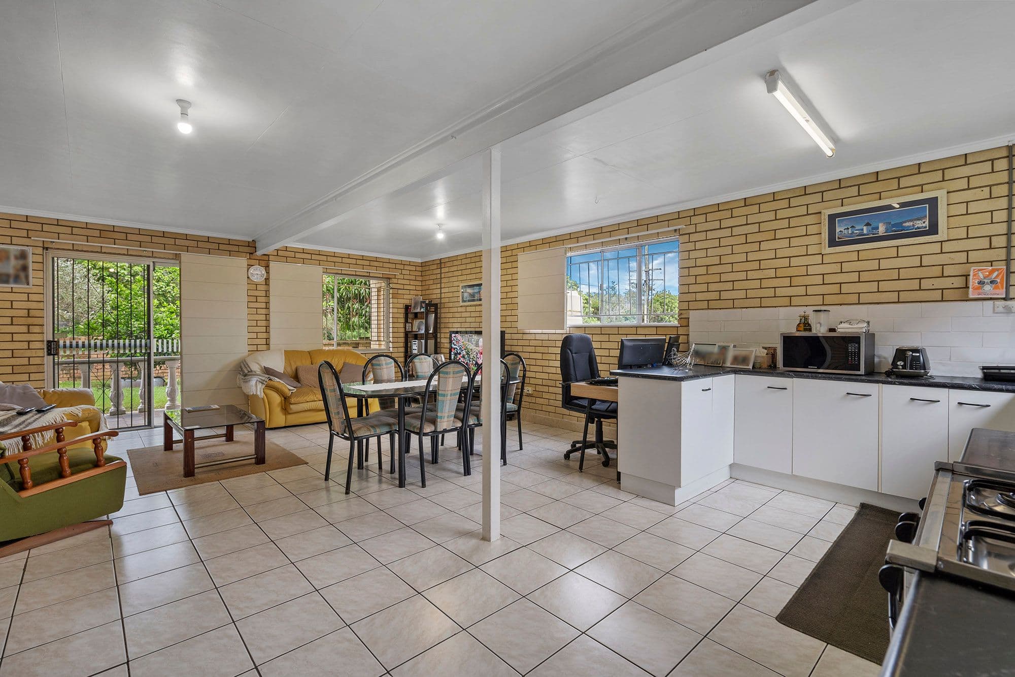 16 Worrell Street, Macgregor QLD 4109, Macgregor - Thumbnail 2