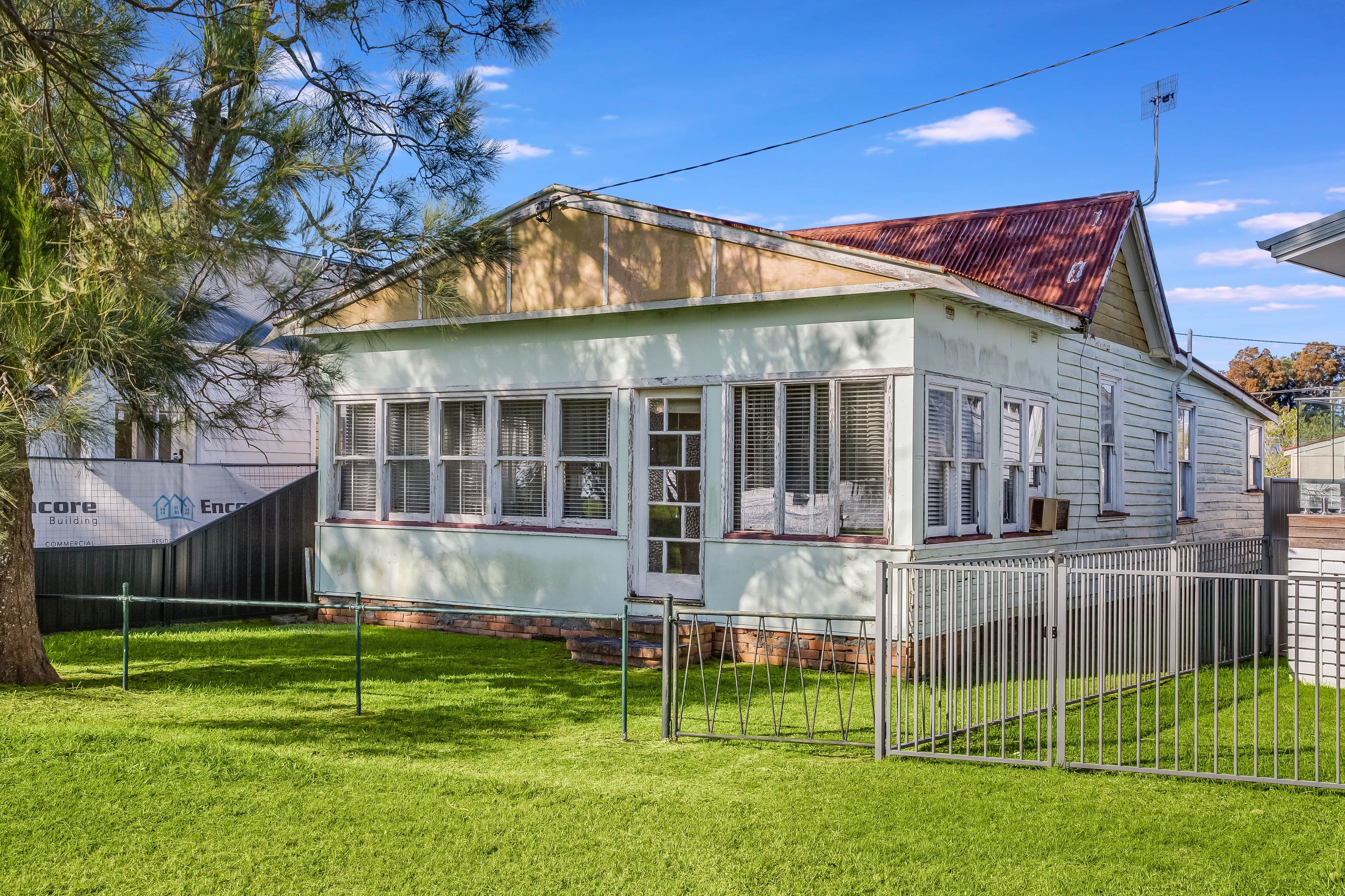 4 Lenora Avenue, Davistown NSW 2251, Davistown - Thumbnail 2