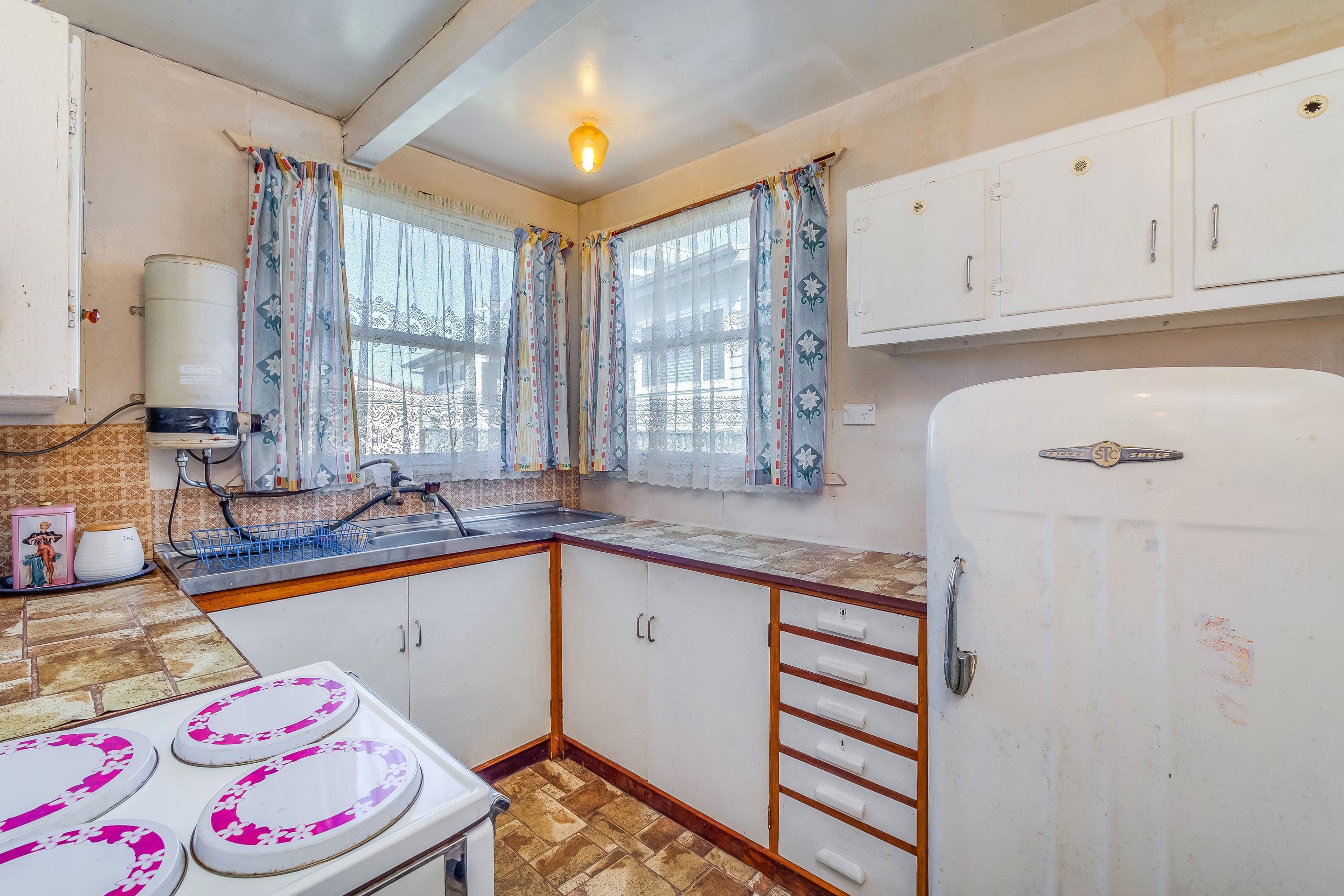 4 Lenora Avenue, Davistown NSW 2251, Davistown - Thumbnail 4