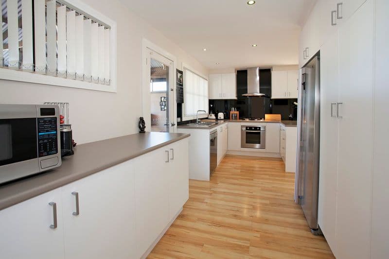 6 Carapooka Avenue, CLIFTON SPRINGS VIC 3222, Clifton Springs - Thumbnail 4