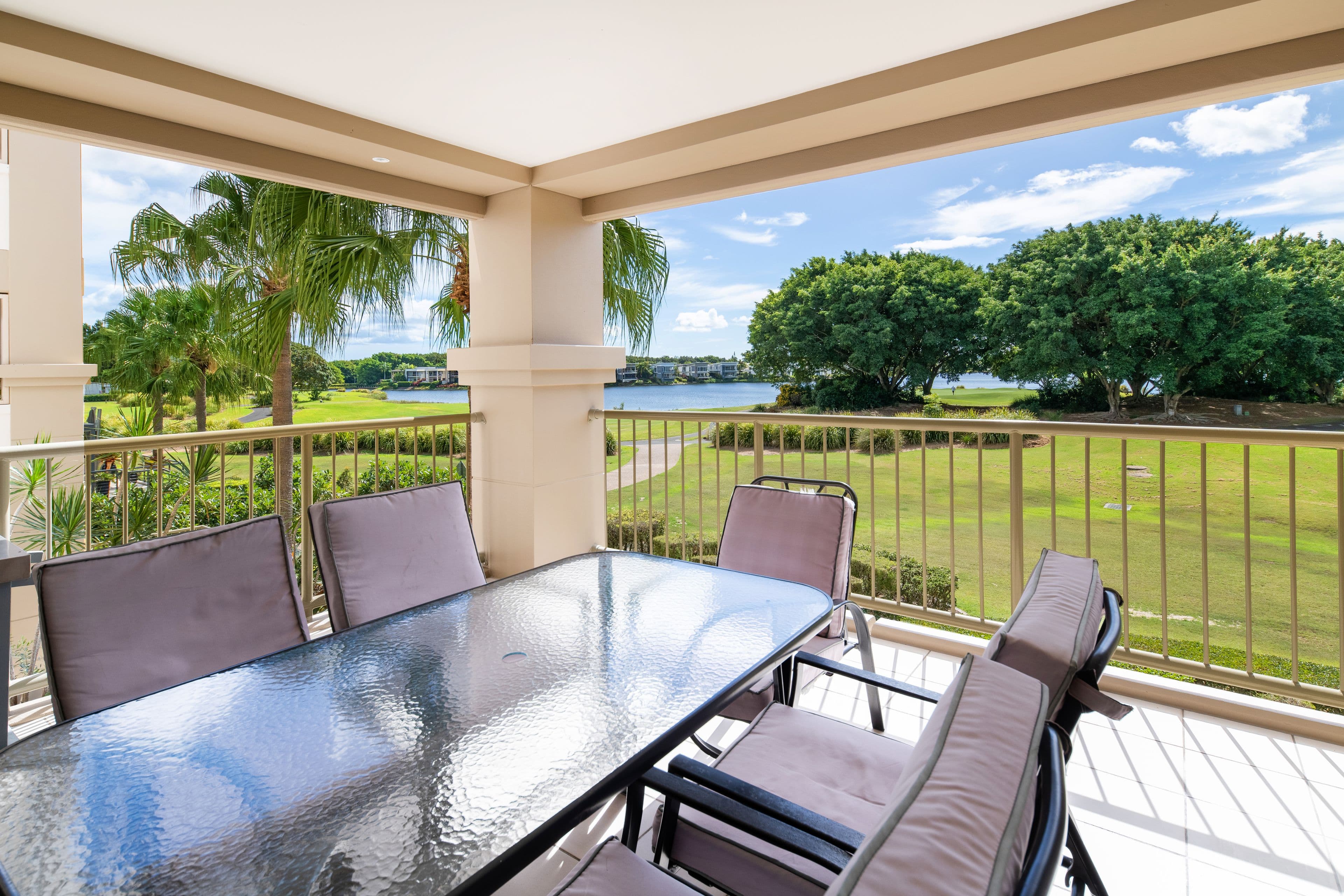 8427 Magnolia Drive East, Hope Island QLD 4212, Hope Island - Thumbnail 2