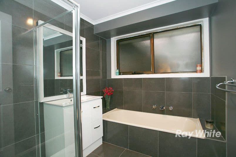 48 Huon Park Road, Cranbourne North VIC 3977, Cranbourne North - Thumbnail 4