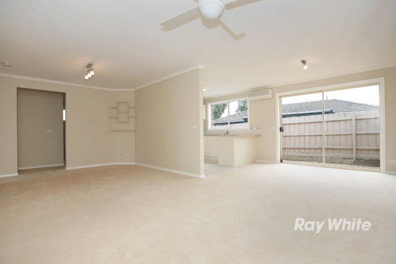 31 Bates Street, CRANBOURNE VIC 3977, Cranbourne West - Thumbnail 3