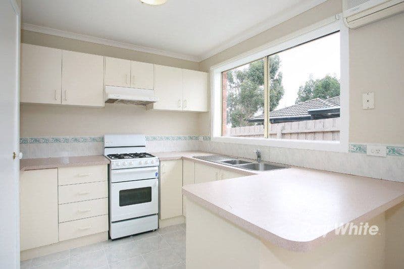 31 Bates Street, CRANBOURNE VIC 3977, Cranbourne West - Thumbnail 5