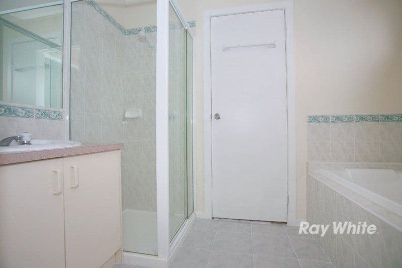 31 Bates Street, CRANBOURNE VIC 3977, Cranbourne West - Thumbnail 7