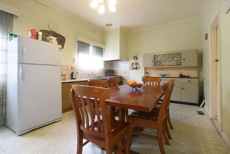 111 Atherton Road, OAKLEIGH VIC 3166, Oakleigh - Thumbnail 4