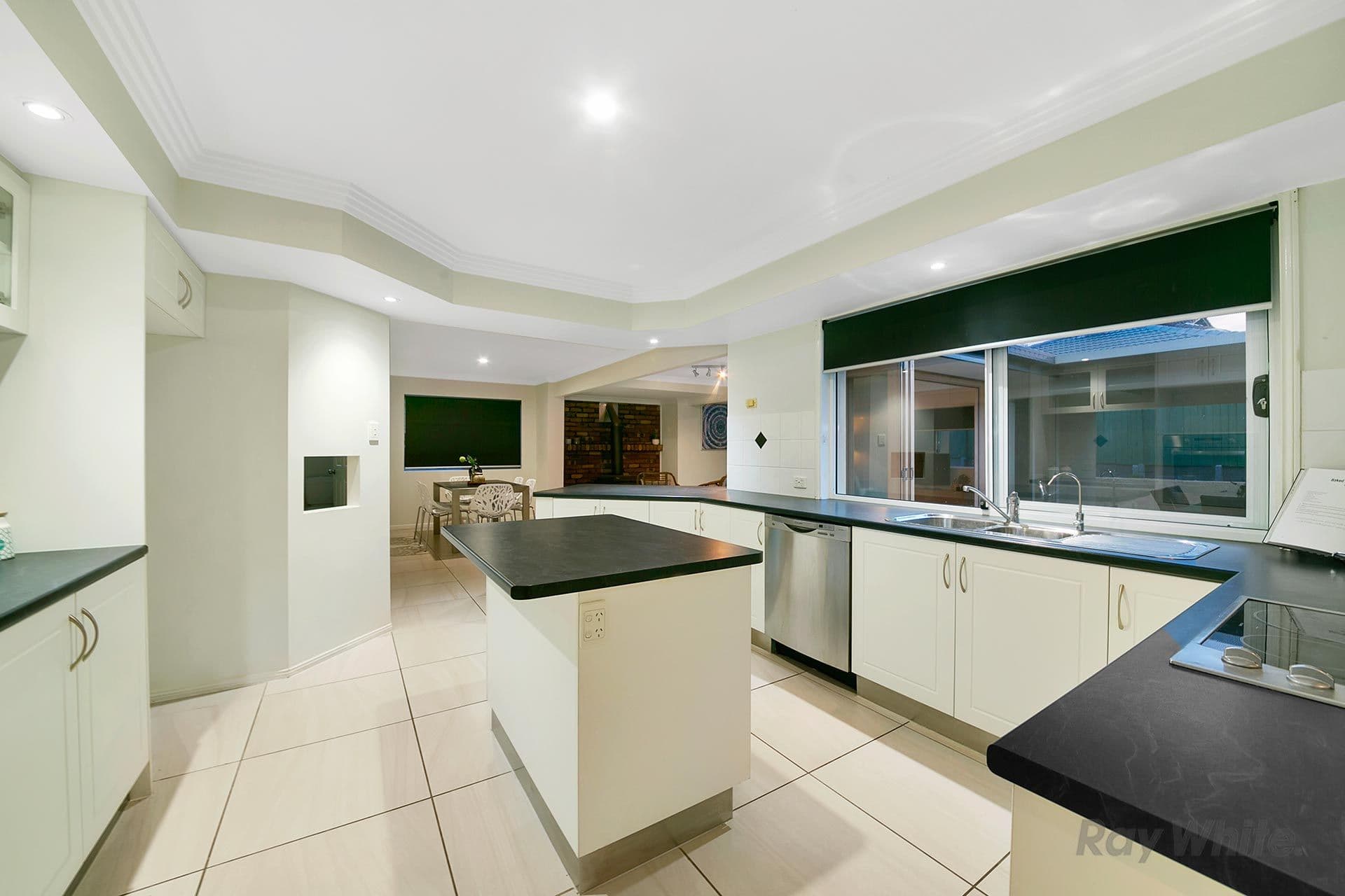 74 Blue Grass Crescent, Eight Mile Plains QLD 4113, Eight Mile Plains - Thumbnail 6
