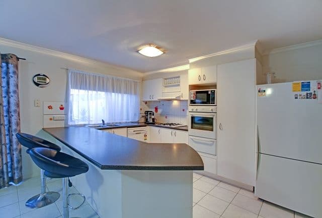 82 Summerhill Road, RESERVOIR VIC 3073, Reservoir - Thumbnail 4