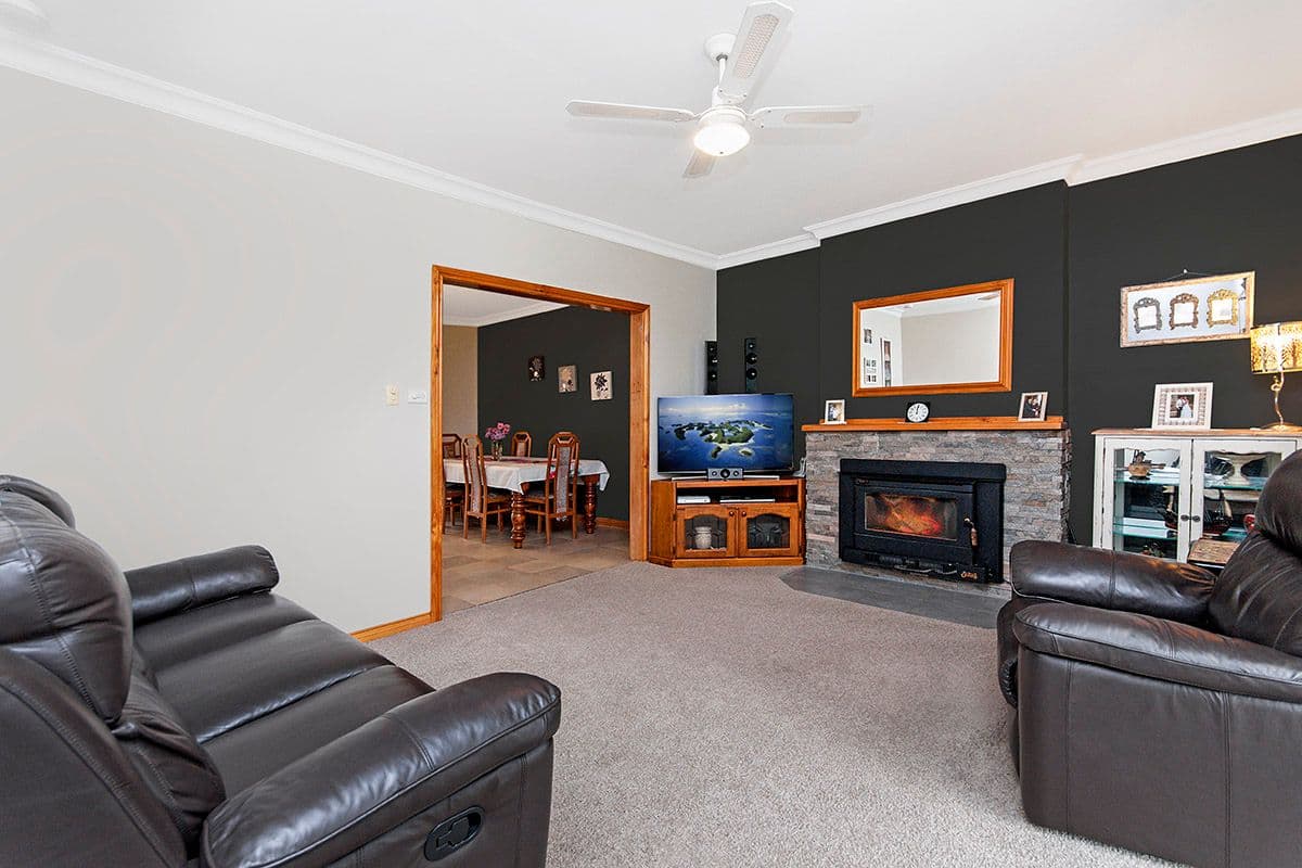 418 Henty Highway, Hamilton VIC 3300, Hamilton - Thumbnail 5