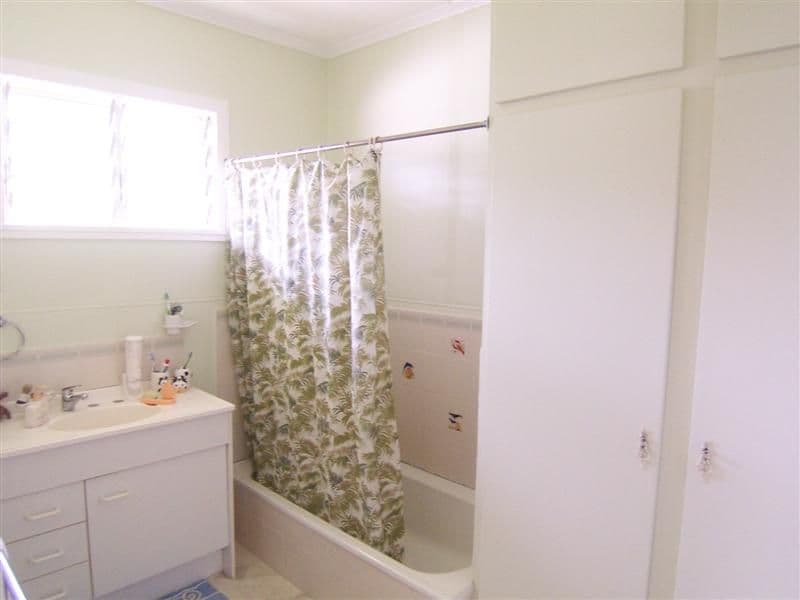 18 Leahy Drive, KINGSTHORPE QLD 4400, Kingsthorpe - Thumbnail 5