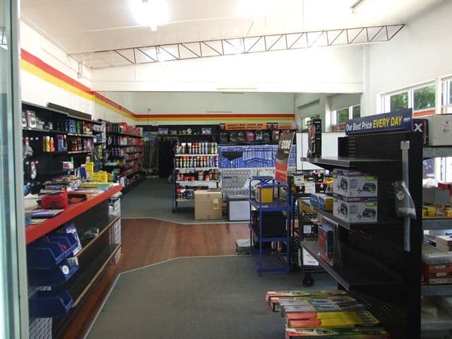 84 Shamrock Street, BLACKALL QLD 4472, Blackall - Thumbnail 2