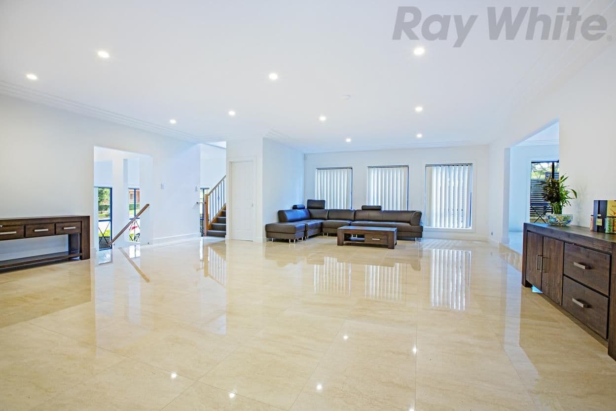 39 Harraden Drive, West Hoxton - Thumbnail 2
