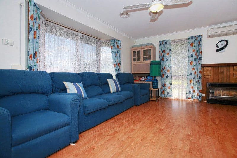34 Gipps Crescent, CRANBOURNE NORTH VIC 3977, Cranbourne North - Thumbnail 3