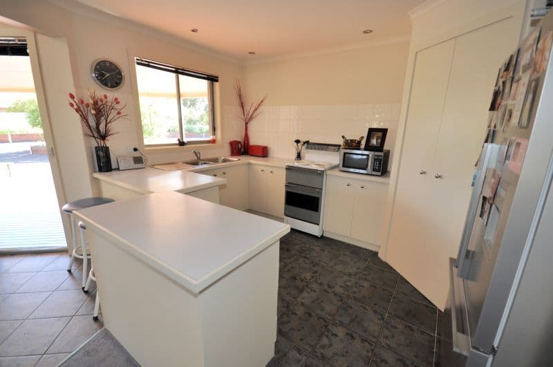 4 Levy Road, BANNOCKBURN VIC 3331, Bannockburn - Thumbnail 2
