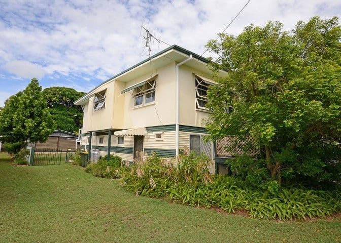 19 Ocean Street, TORQUAY QLD 4655, Torquay - Image 1
