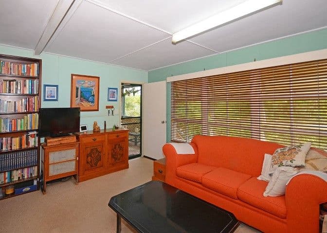 19 Ocean Street, TORQUAY QLD 4655, Torquay - Thumbnail 2