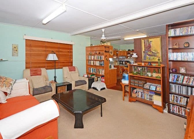 19 Ocean Street, TORQUAY QLD 4655, Torquay - Thumbnail 4