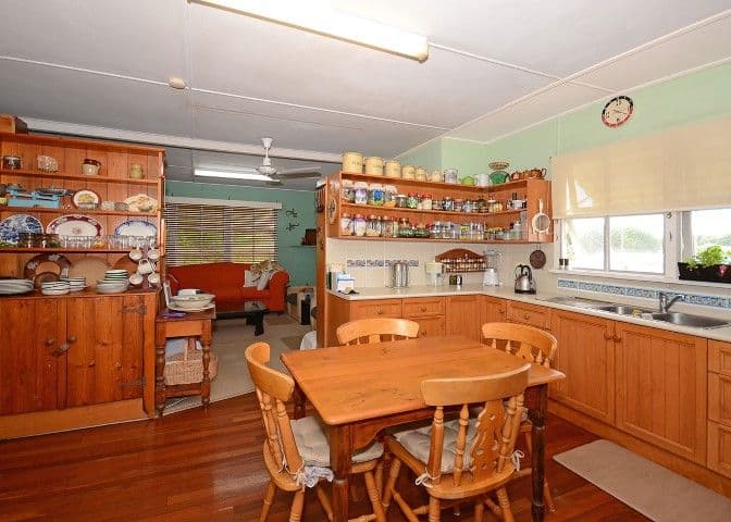 19 Ocean Street, TORQUAY QLD 4655, Torquay - Thumbnail 5
