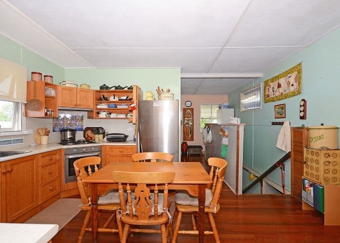 19 Ocean Street, TORQUAY QLD 4655, Torquay - Thumbnail 6