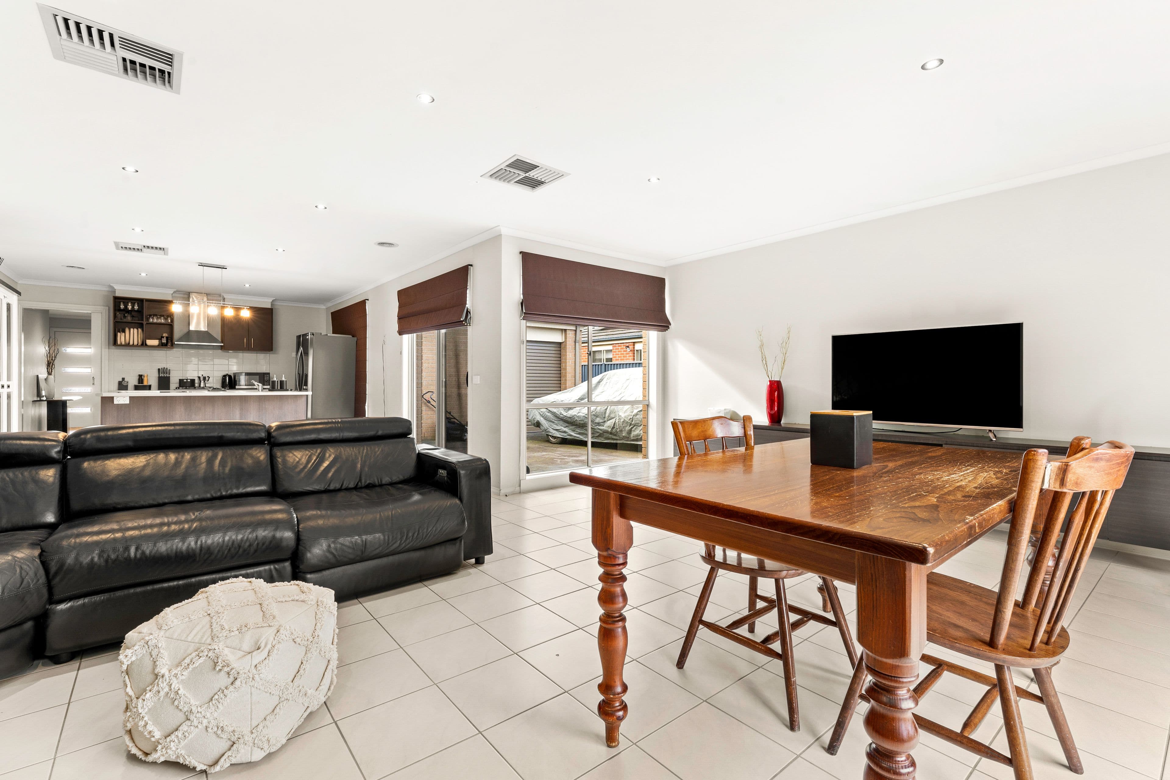 19 Dianella Close, Pakenham VIC 3810, Pakenham - Thumbnail 4