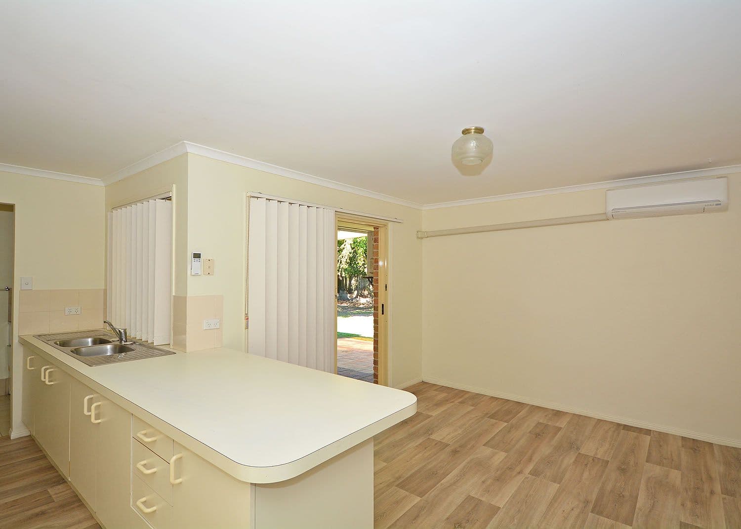 4 Whittaker Close, Urangan QLD 4655, Urangan - Thumbnail 2