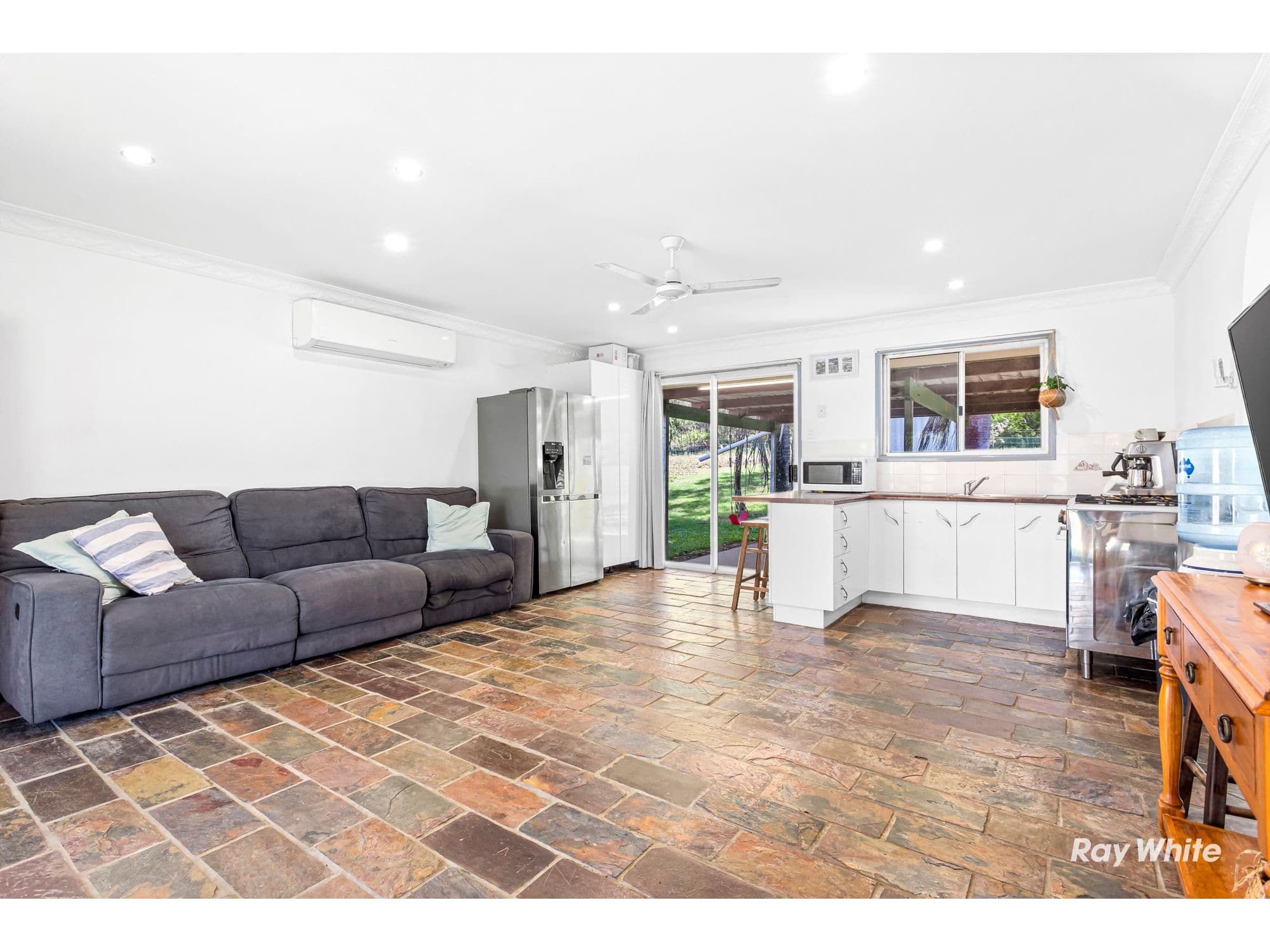 3265 Emu Park Road, Emu Park QLD 4710, Emu Park - Thumbnail 4
