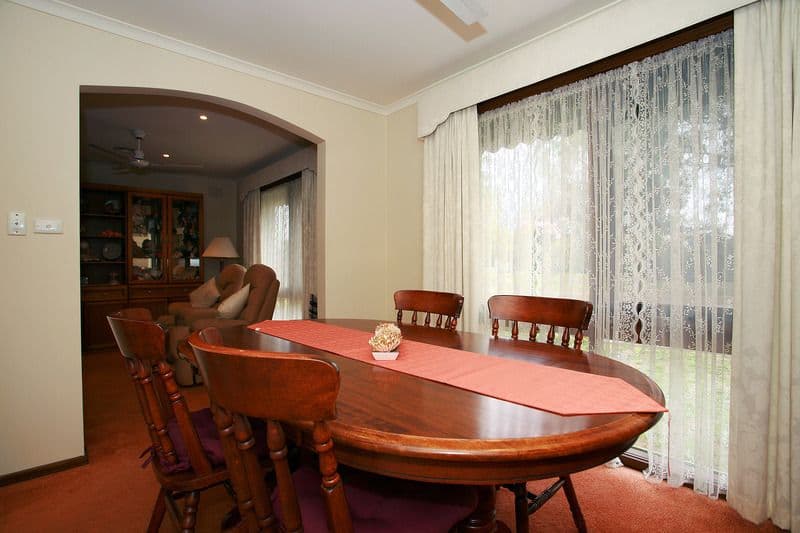 9 Brett Drive, KEYSBOROUGH VIC 3173, Keysborough - Thumbnail 4