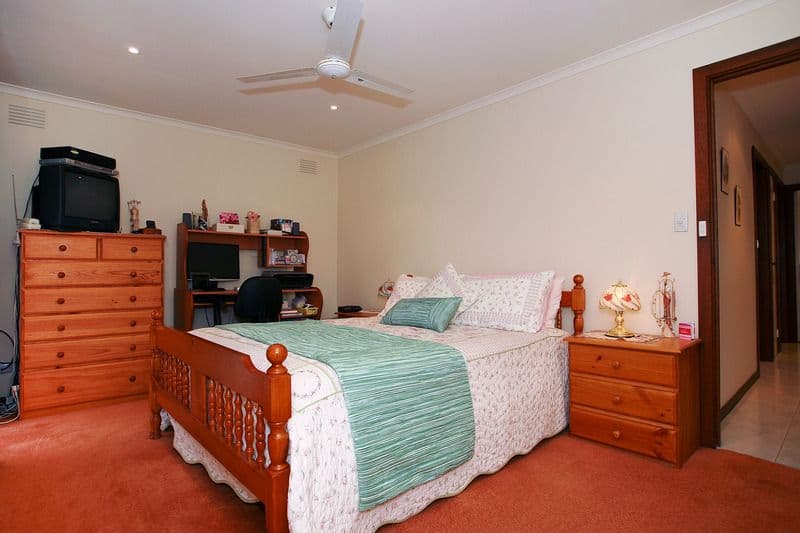 9 Brett Drive, KEYSBOROUGH VIC 3173, Keysborough - Thumbnail 8