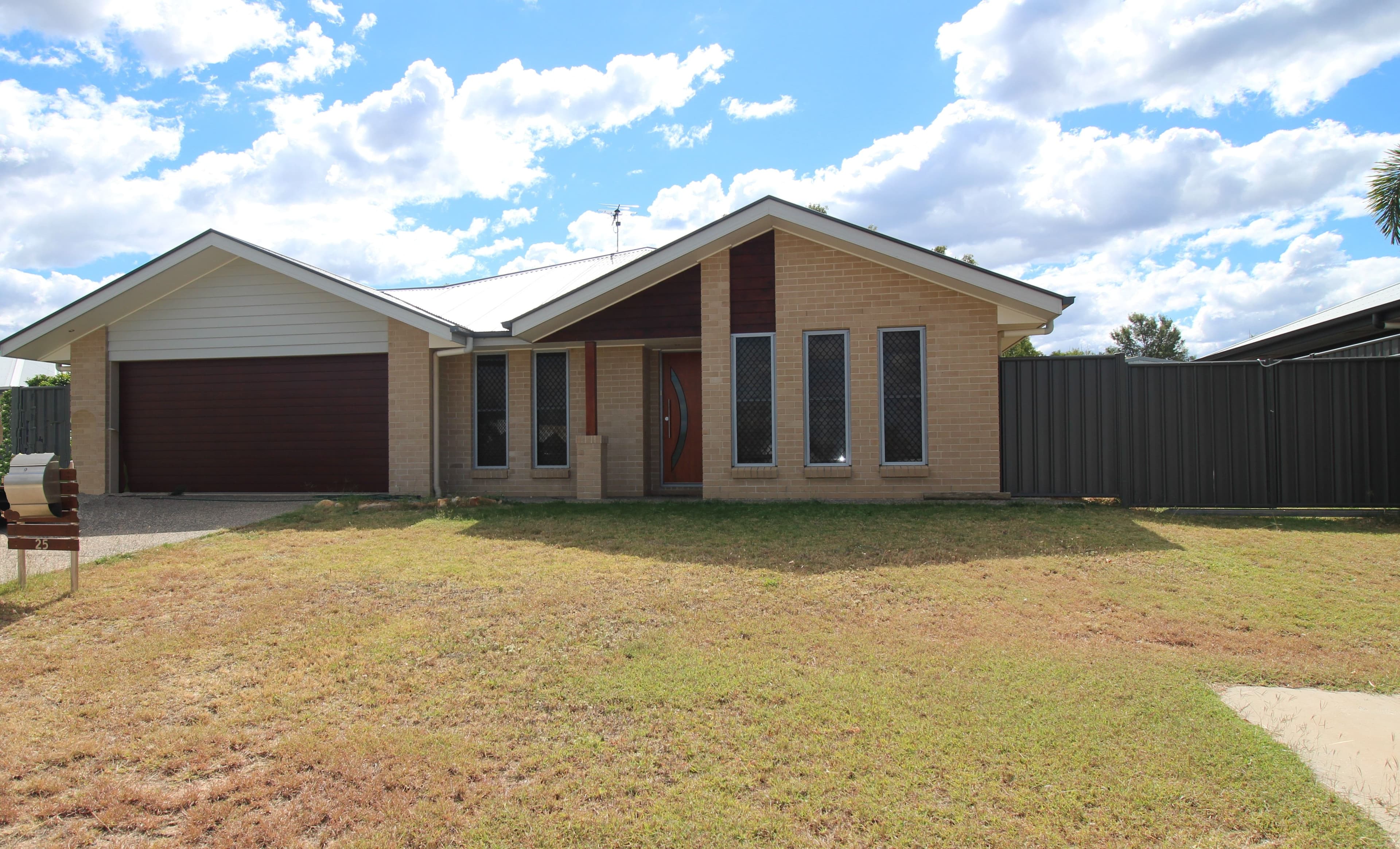 25 Newman Drive, Emerald QLD 4720, Emerald - Image 1