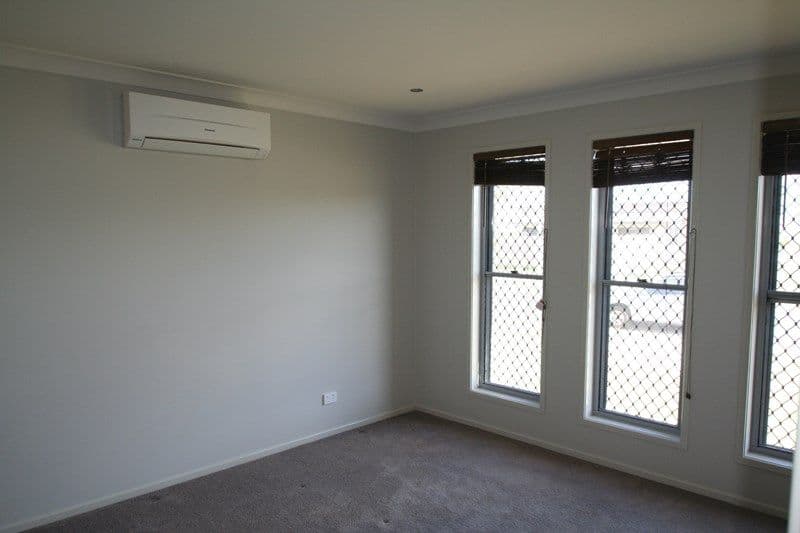 25 Newman Drive, Emerald QLD 4720, Emerald - Thumbnail 5