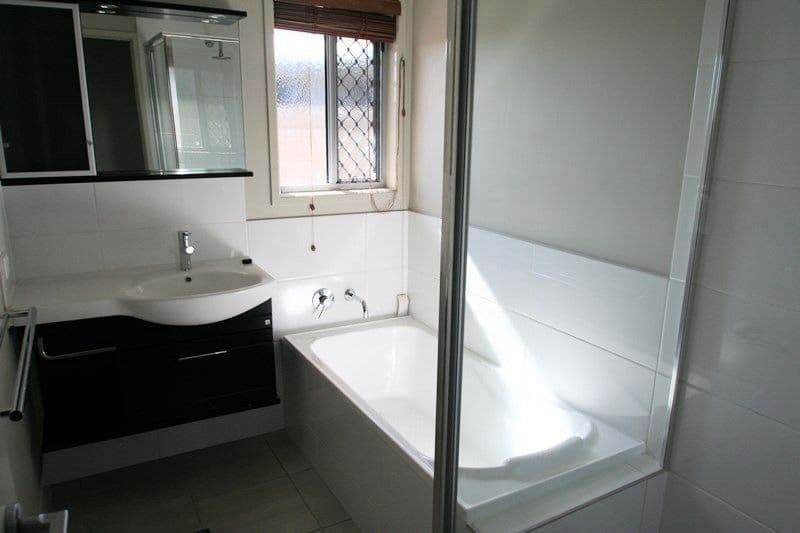 25 Newman Drive, Emerald QLD 4720, Emerald - Thumbnail 6