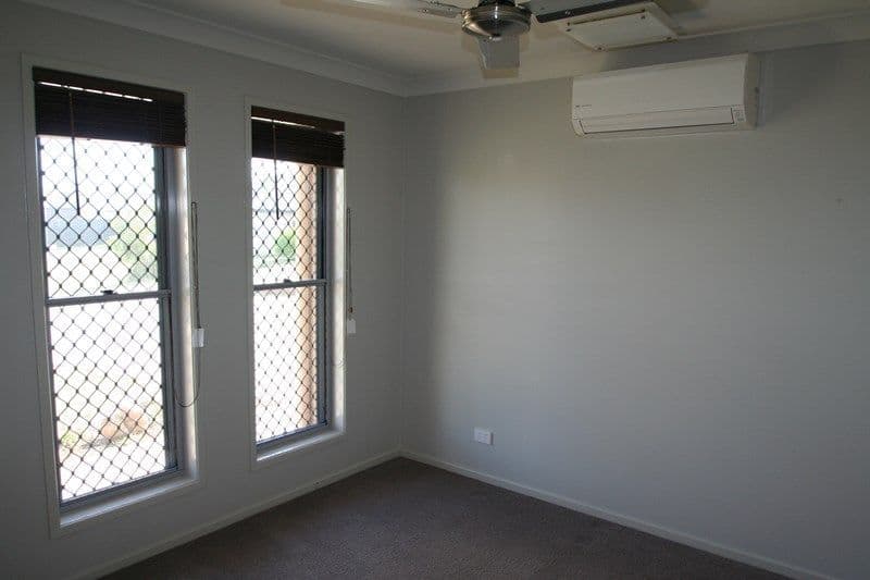 25 Newman Drive, Emerald QLD 4720, Emerald - Thumbnail 7