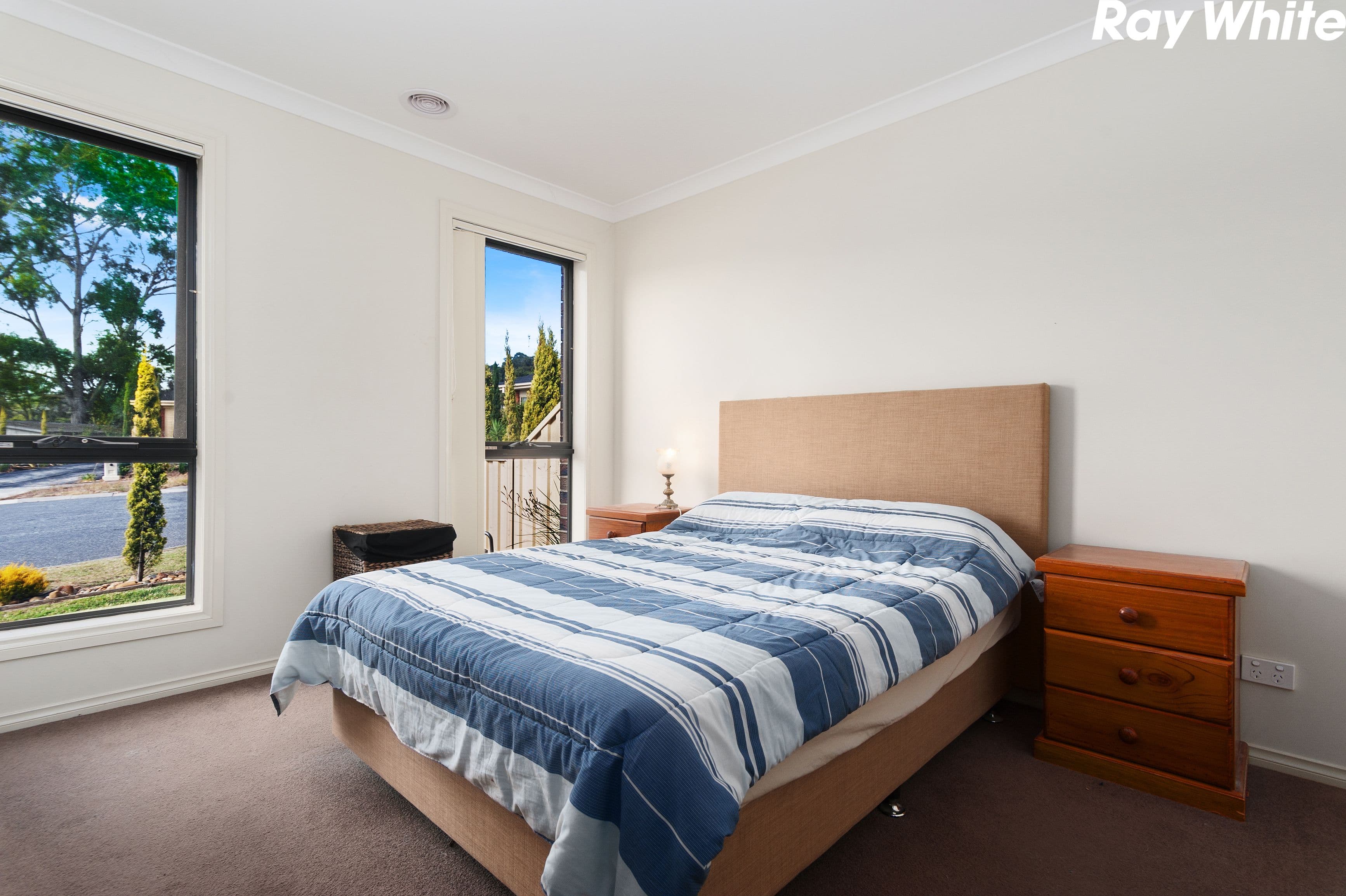6B Lima Place, Pakenham VIC 3810, Pakenham - Thumbnail 2