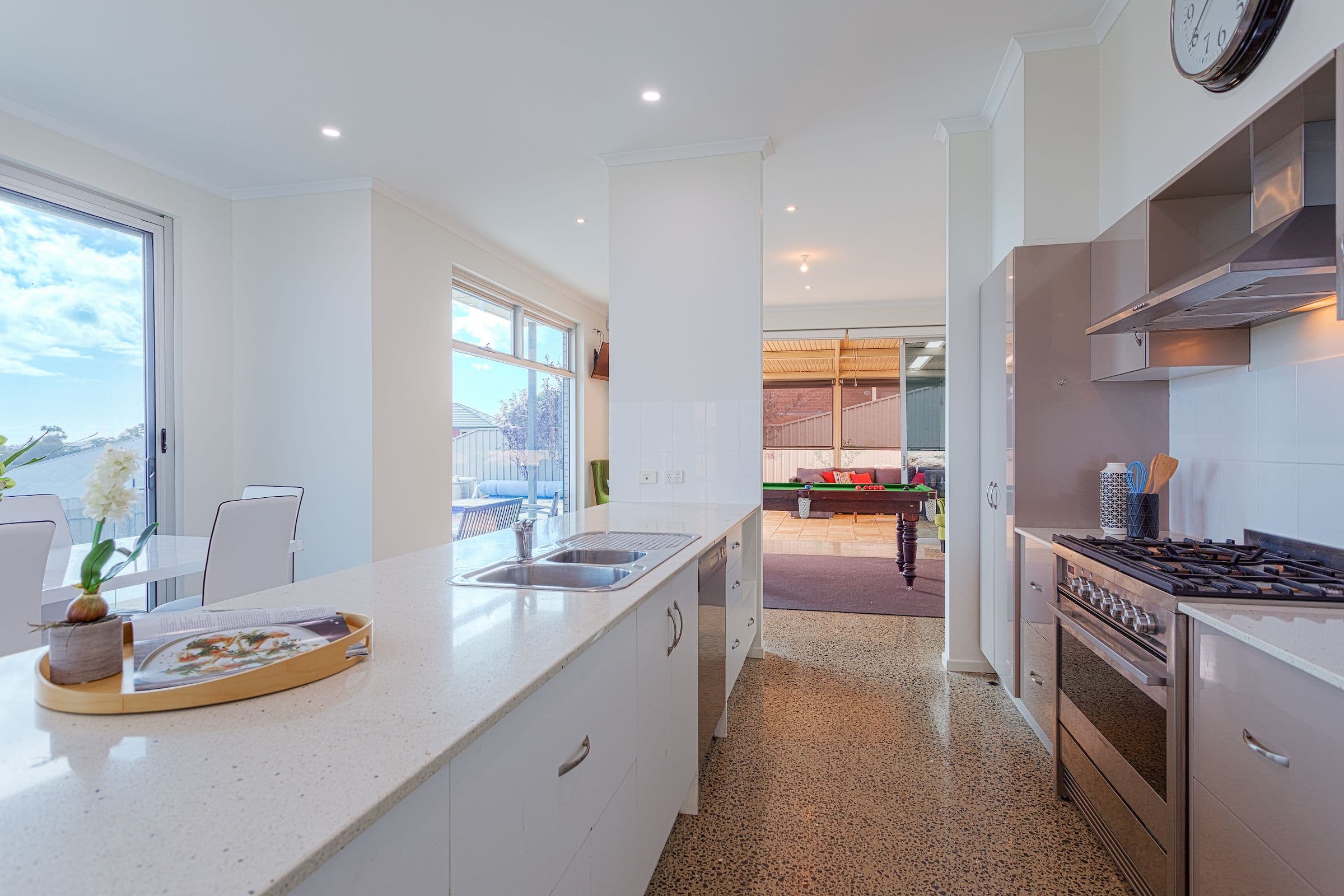 6 Corrimal Avenue, Noarlunga Downs SA 5168, Noarlunga Downs - Thumbnail 2