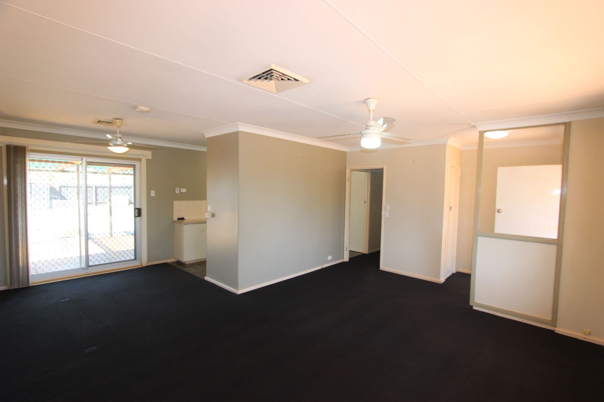 18 Stirling Crescent, Dampier WA 6713, Dampier - Thumbnail 3
