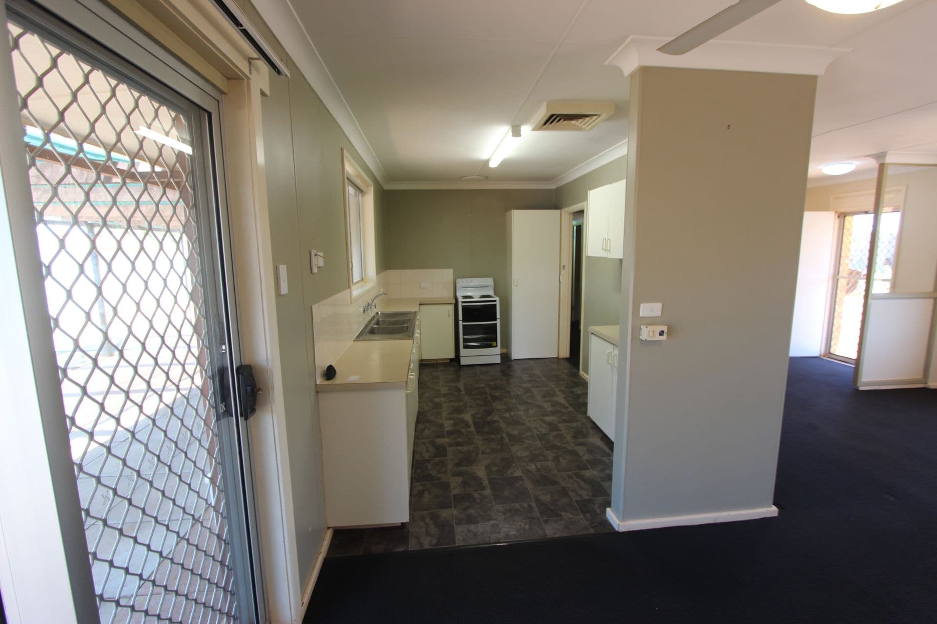 18 Stirling Crescent, Dampier WA 6713, Dampier - Thumbnail 6