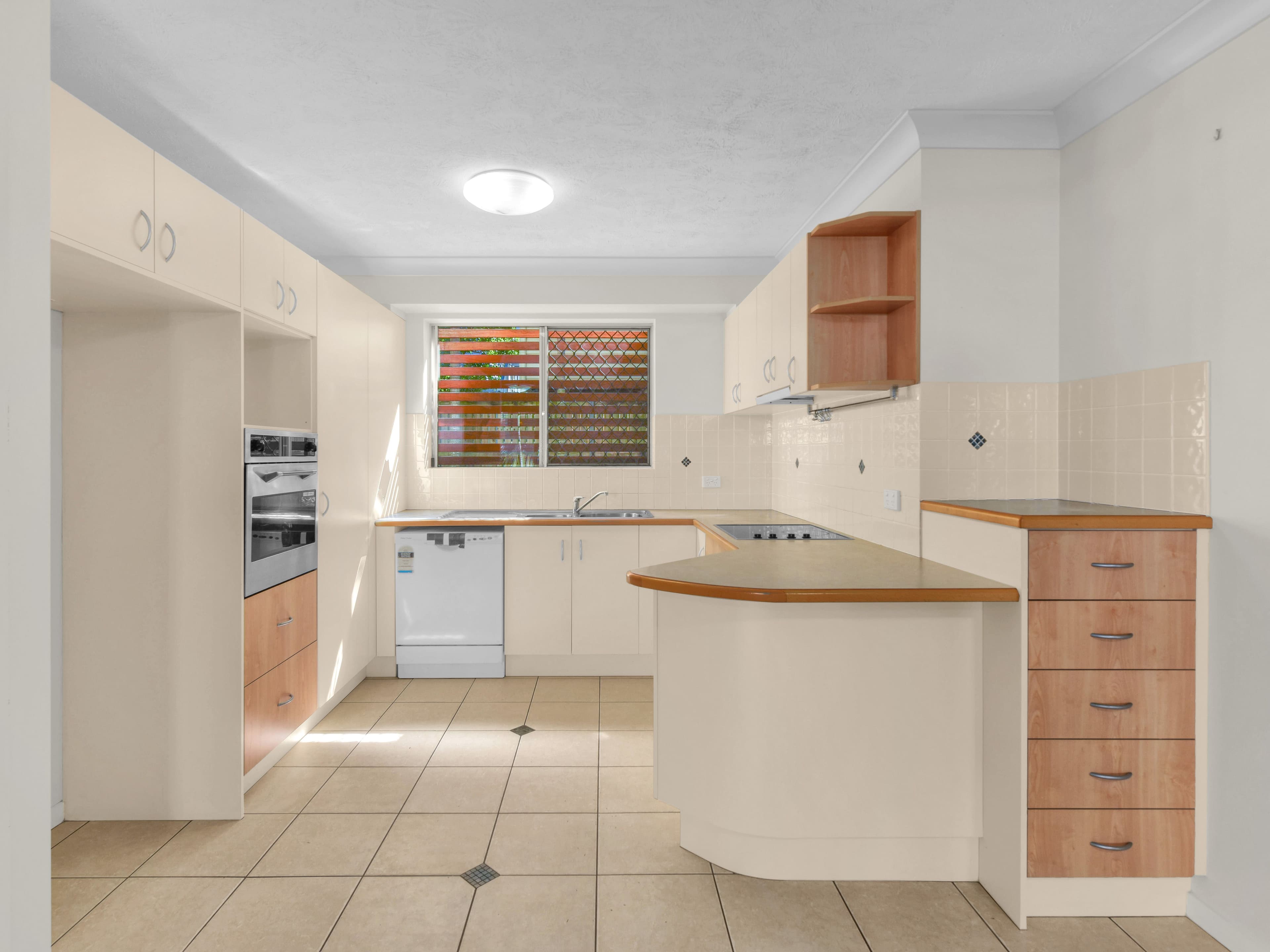 127 Belgrave Street, Morningside QLD 4170, Morningside - Thumbnail 2