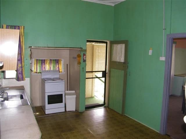 127 Toolooa Street, GLADSTONE QLD 4680, South Gladstone - Thumbnail 4
