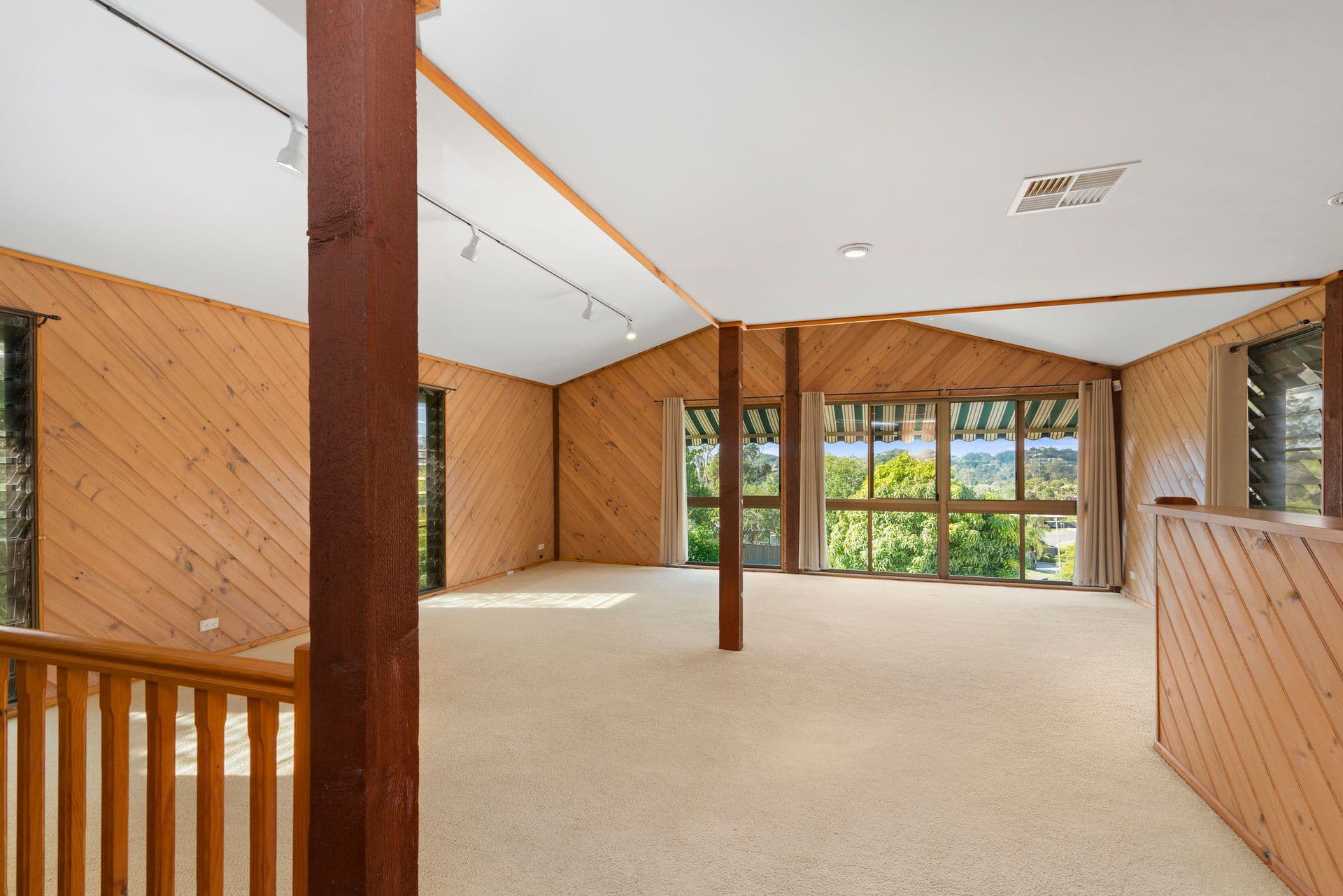 16 Larentia Street, Currumbin Waters QLD 4223, Currumbin Waters - Thumbnail 2
