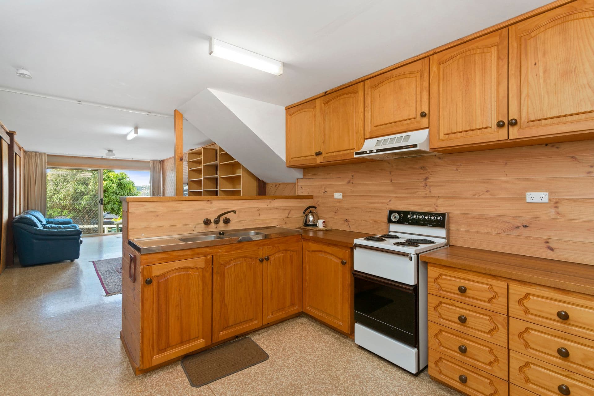 16 Larentia Street, Currumbin Waters QLD 4223, Currumbin Waters - Thumbnail 6