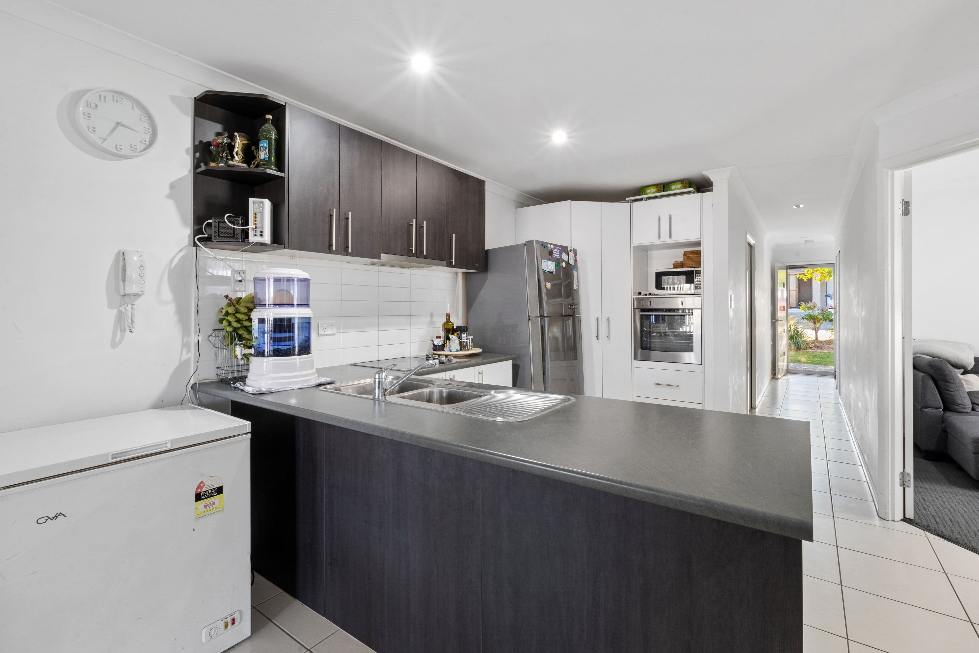 5 Deschamps Close, Loganlea QLD 4131, Loganlea - Thumbnail 2