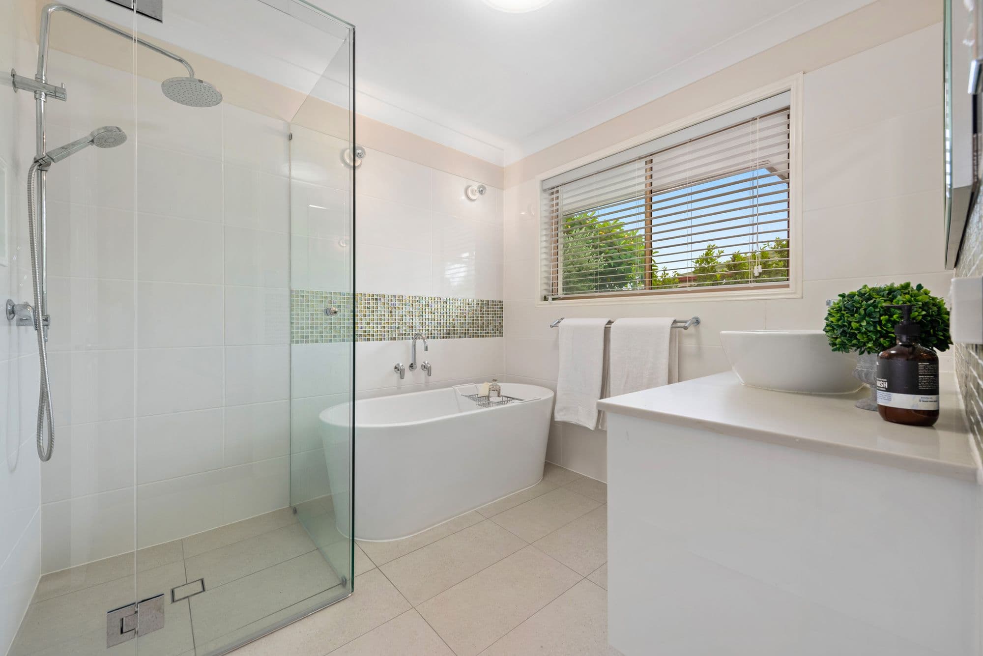 18 Amersham Crescent, Carindale QLD 4152, Carindale - Thumbnail 8
