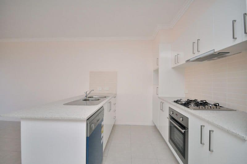 31 Kinmond Avenue, WAVELL HEIGHTS QLD 4012, Wavell Heights - Thumbnail 2
