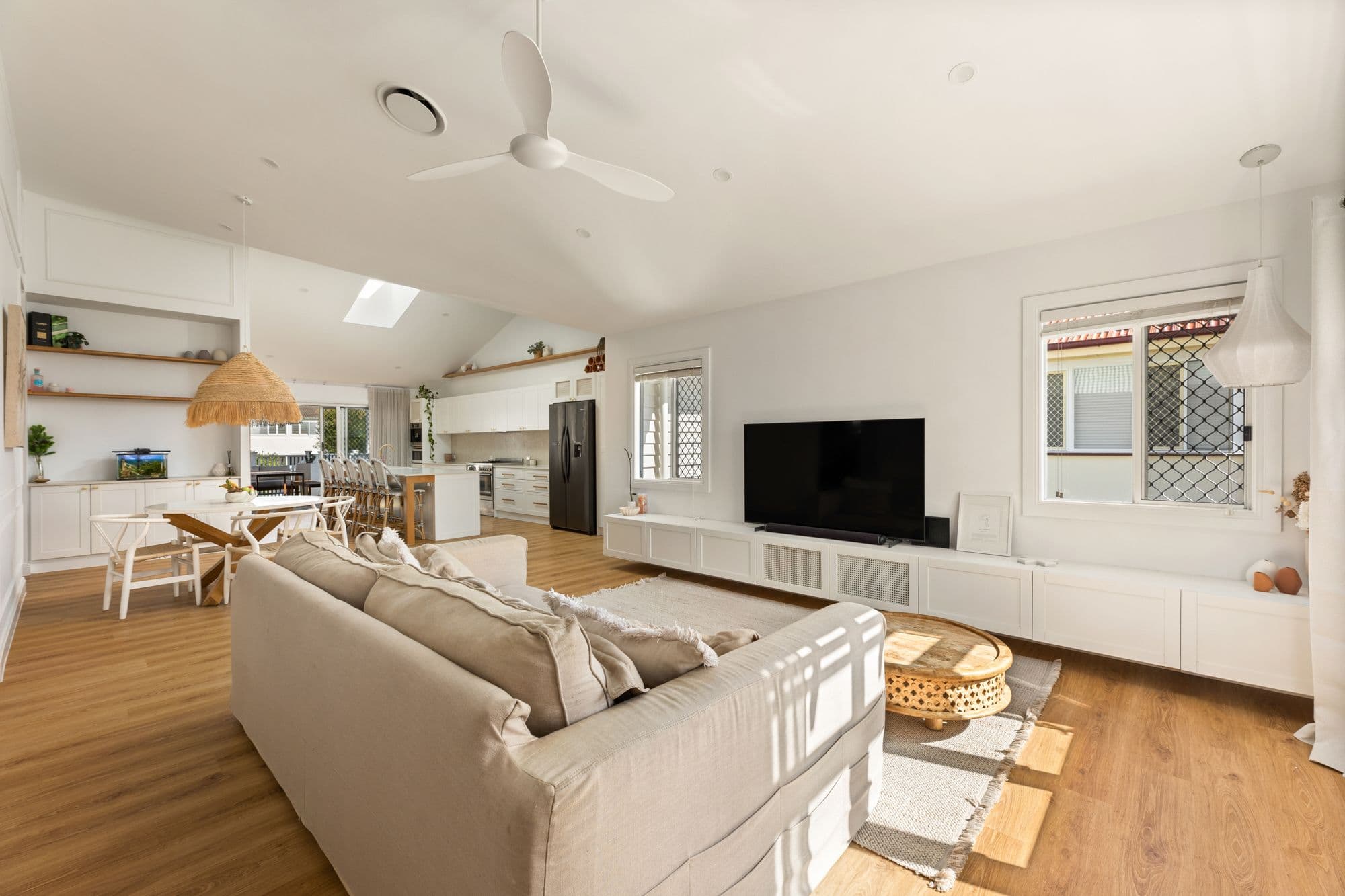 17 Duval Street, Wynnum West QLD 4178, Wynnum West - Image 1