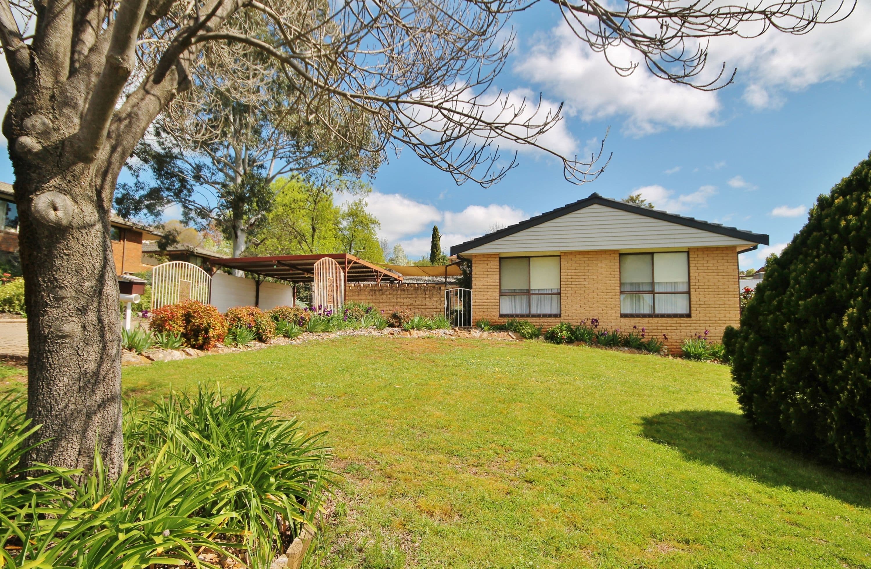 23 Cowper Street, Young - Image 1