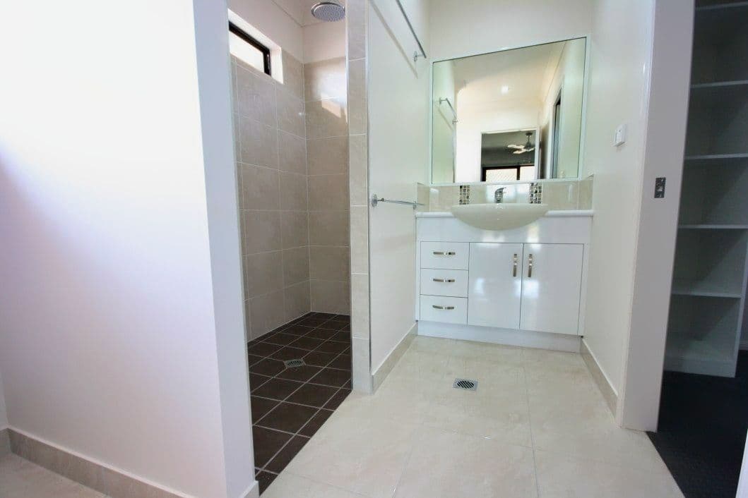 6 Credlin Court, Sarina QLD 4737, Sarina - Thumbnail 7