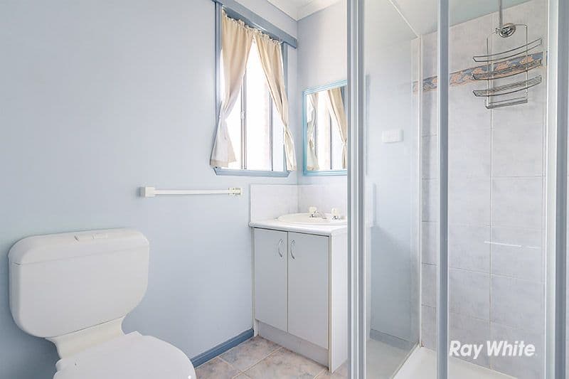 8 Kells Close, Cranbourne East VIC 3977, Cranbourne East - Thumbnail 3